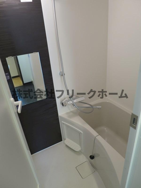 小金井市本町５丁目の賃貸マンションの浴室