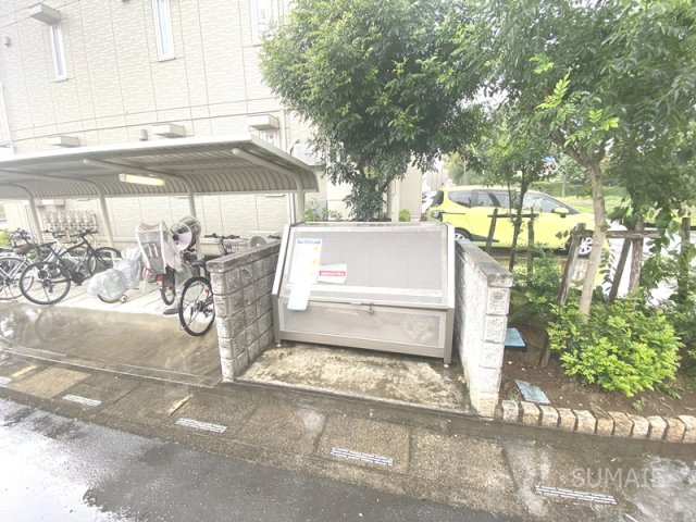 フィレンツェのその他共用部分|敷地内ゴミ置き場