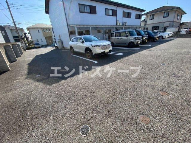 ラ・ステラ太田町の駐車場|高崎、前橋、伊勢崎エリアのお部屋探しはエンドスケープまで！お客様の理想お聞かせ下さい♪