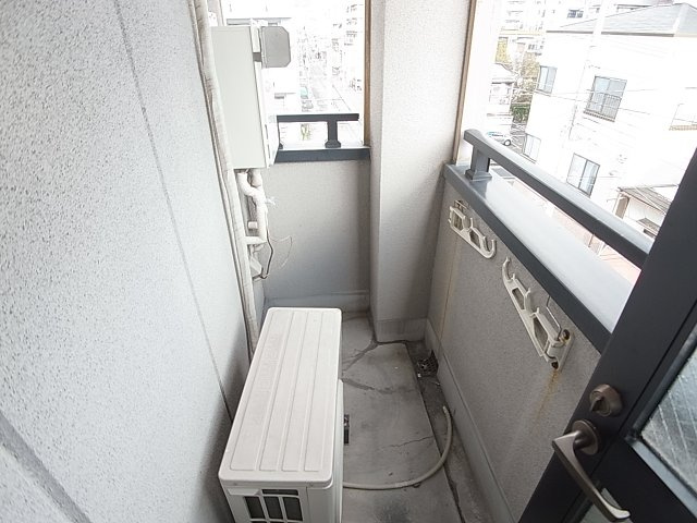神戸市兵庫区西多聞通２丁目の賃貸マンションのバルコニー|日当たり良好のバルコニー