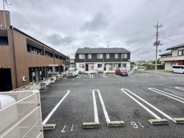 ラ・ステラ宮前町　Ⅱの駐車場|高崎、前橋のお部屋探しはエンドスケープまで！お客様の理想お聞かせ下さい♪