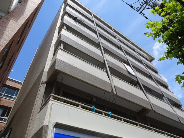 神山ビルの外観