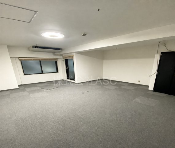アクトセンバビルの洋室