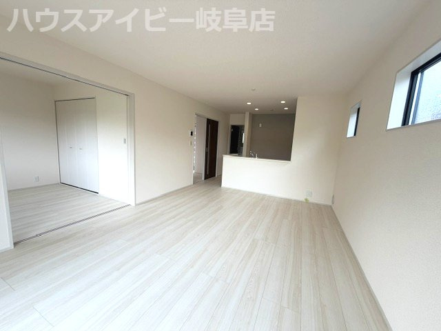 【居間・リビング】の画像