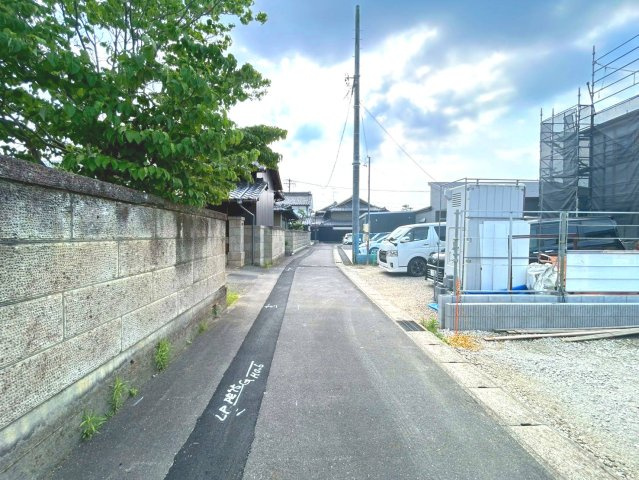 リーブルガーデン　一宮市北方町中屋敷第2　全1区画分譲の前面道路含む現地写真|「現地（2026年6月12日）撮影」　　
■前面道路　
■ヤマダ不動産　株式会社リライフ