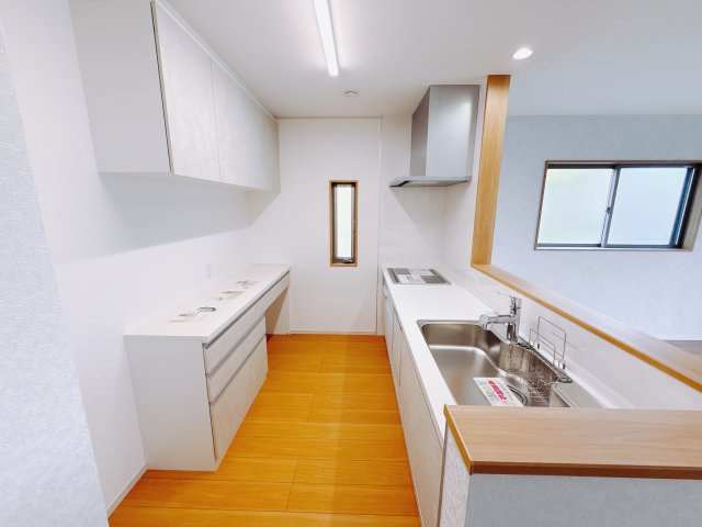 【新築戸建】安中市秋間みのりが丘のキッチン|■キッチン｜キッチンにはカップボードをご用意しております♪収納に困るなんて心配もございません！