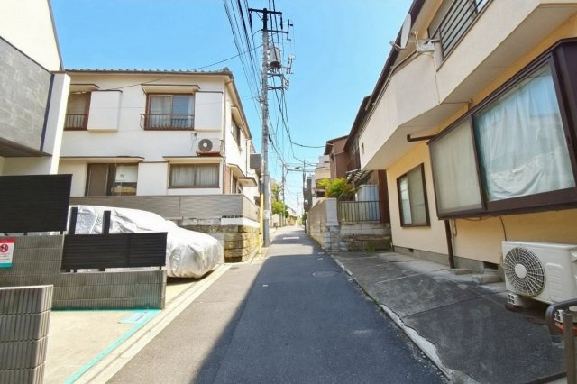新宿区原町1丁目　中古戸建の前面道路含む現地写真|現地写真