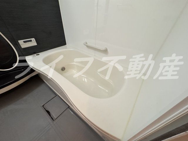 ドミール本町の浴室|落ち着いた空間のお風呂です