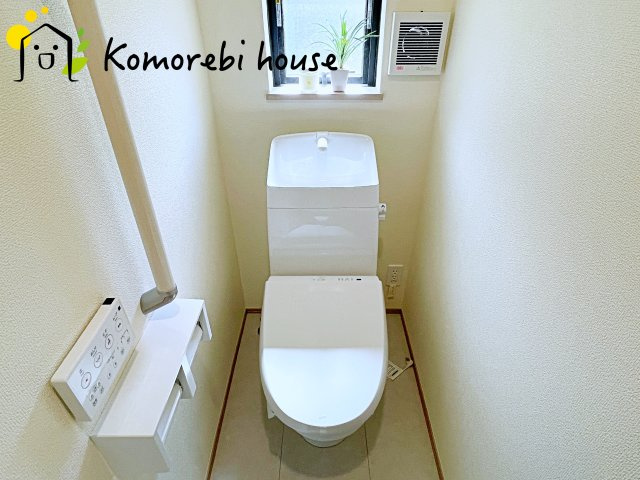 上尾市南　545番　新築一戸建て　ハートフルタウン　Aのトイレ|26.5.7　撮影済み