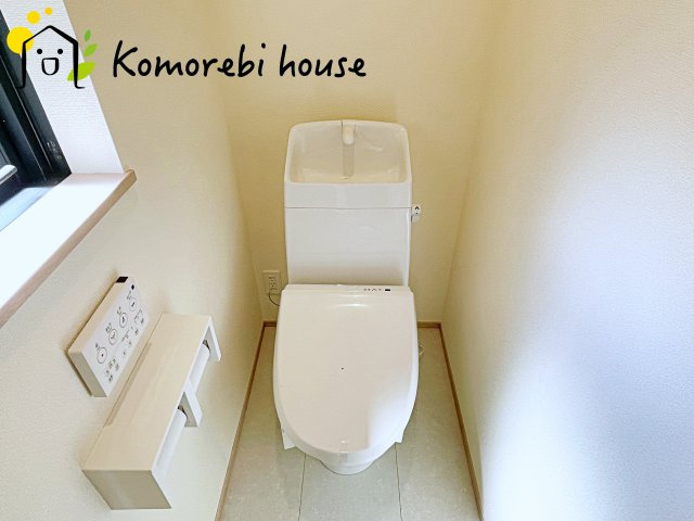 上尾市南　545番　新築一戸建て　ハートフルタウン　Aのトイレ|26.5.7　撮影済み