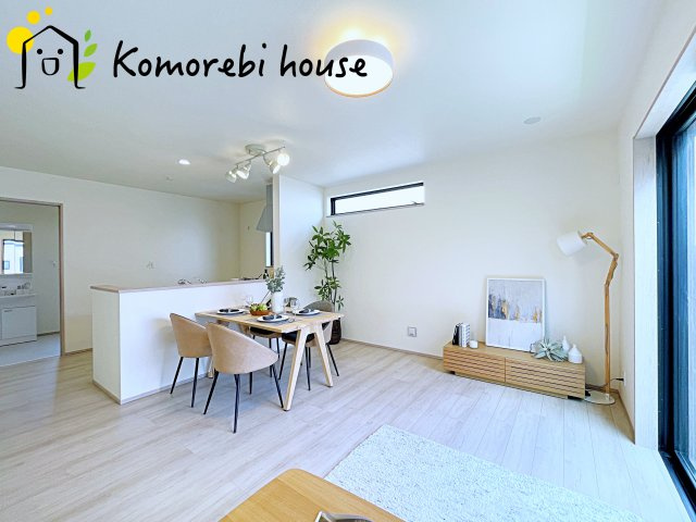 上尾市南　545番　新築一戸建て　ハートフルタウン　Aの居間・リビング|26.5.7　撮影済み
