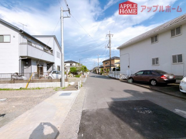 [新築住宅] 熊谷市肥塚 第3 全3棟の前面道路含む現地写真