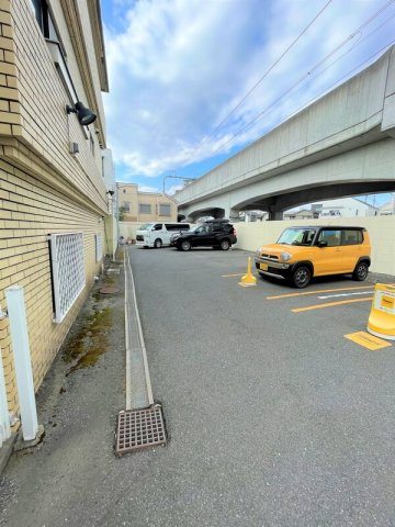 ロベリア国立の駐車場
