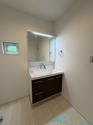 秦野市三屋第1　新築戸建　全2棟2号棟の独立洗面台