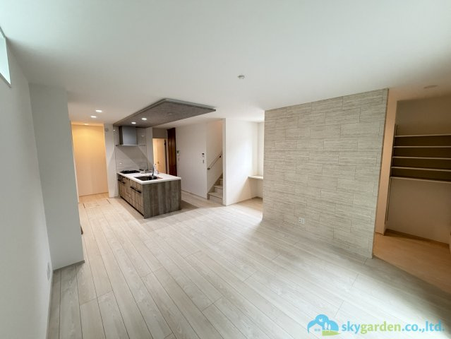 秦野市三屋第1　新築戸建　全2棟2号棟の居間・リビング