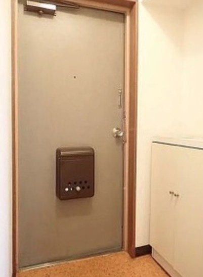 豊玉屋ビルの玄関