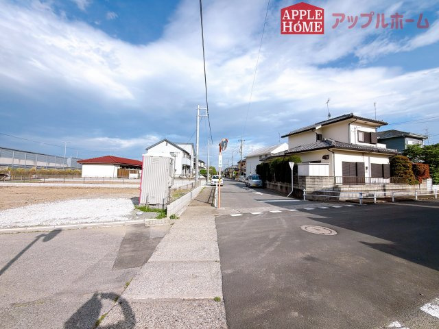 [新築住宅] 熊谷市肥塚 第3 全3棟の前面道路含む現地写真