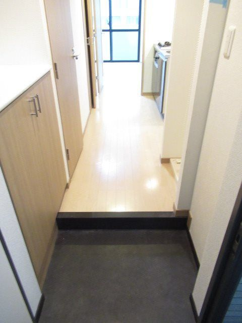 AZEST 本所吾妻橋の玄関