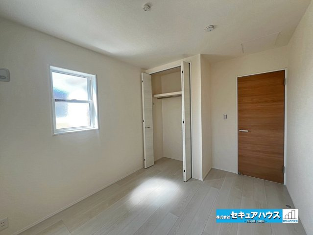 【本日ご案内可能】刈谷市井ケ谷町井田　全4棟の洋室|【洋室5.4帖】
◆お子様のお部屋や主寝室、来客時の宿泊室、趣味のお部屋としてもご利用いただけます♪