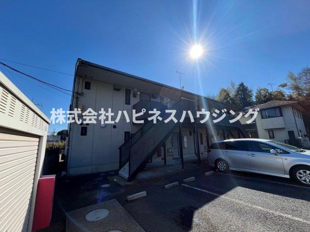 ルミエールEAST C棟の駐車場