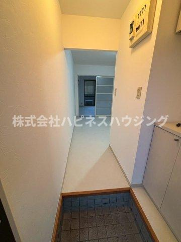ルミエールEAST C棟の玄関