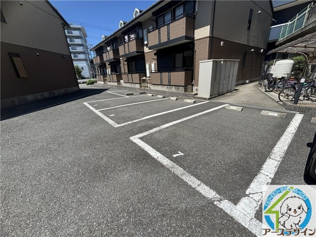 プリシェール西明石の駐車場