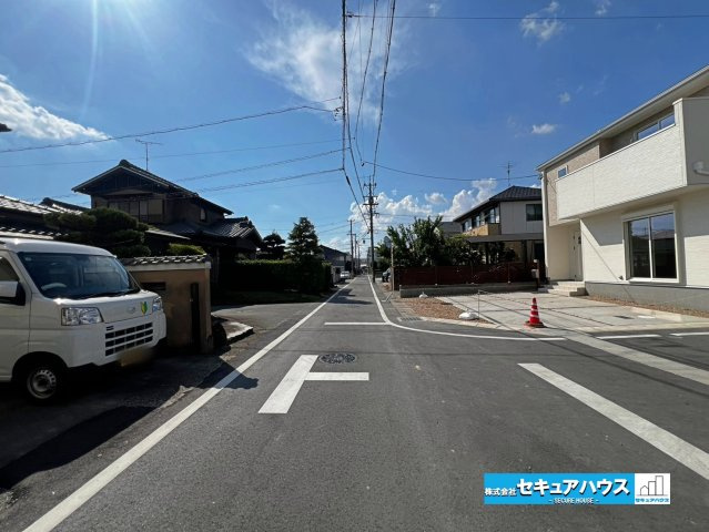 【本日ご案内可能】刈谷市井ケ谷町井田　全4棟の前面道路含む現地写真|事前予約にて現地ご見学いただけます！お気軽にお問い合わせください♪
■株式会社　セキュアハウス■
住宅ローンに強く、知識、経験豊富なスタッフ在籍
お客様に寄り添い、ご成約後もサポート致します。