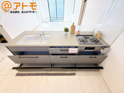 【キッチン】 | 沼津市大岡5期　新築一戸建て　全1棟 | 対面タイプならキッチン内にいながらご家族やお客様との会話が楽しめます♪