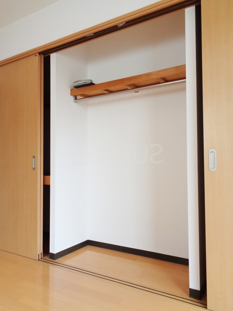 ノベル田端の収納|洋室の壁一面収納です