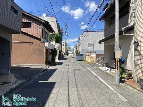 大菊町 庭付き「京町家」の前面道路含む現地写真