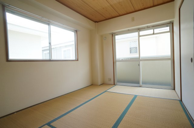 アメニティマンションⅢの和室|参考、同建物・反転間取りの号室