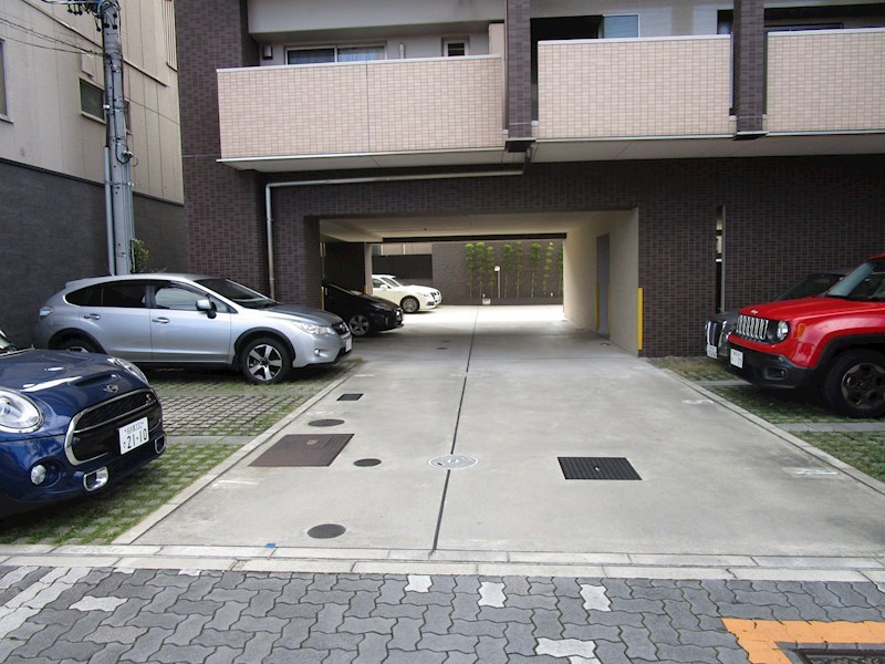 茶屋ヶ坂ライズの駐車場