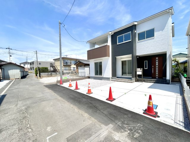 【新築戸建】第2高崎市倉賀野町　の外観|■外観（1号棟）｜特徴のある個性的な住まいと美しい街並み、そして住みやすい環境を、ぜひ現地でご覧になりませんか。お気軽にお問合せください(^^)  