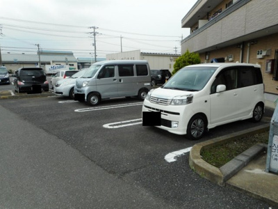 【駐車場】 | ノイブランシュ・ＫＭ | 駐車場