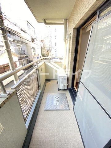 大阪市淀川区東三国１丁目の賃貸マンションのバルコニー