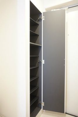 グレイス千葉中央の玄関