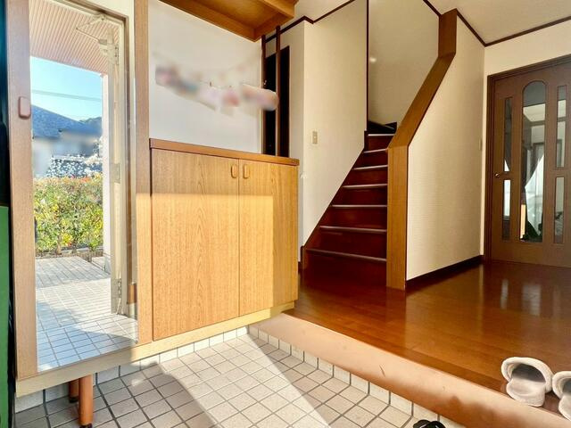 吾川郡いの町天王南4丁目　中古戸建ての玄関