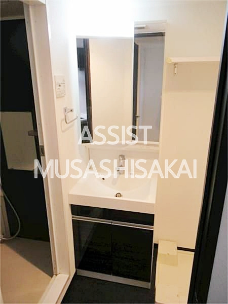 ＭＡＸＩＶ武蔵小金井（マキシヴムサシコガネイ）の独立洗面台|写真：設備同仕様の別号室です