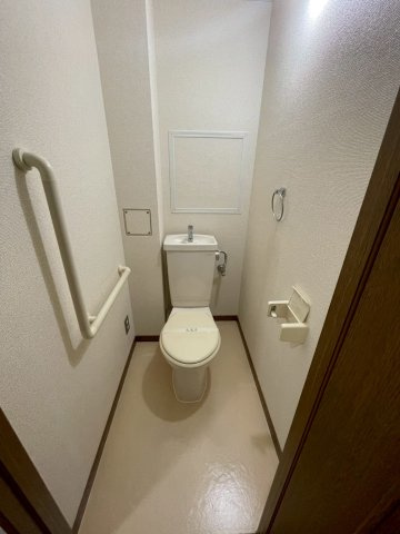 大阪市港区築港２丁目の賃貸マンションのトイレ