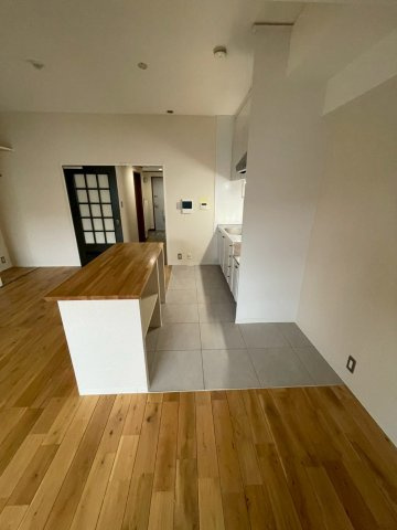 大阪市港区築港２丁目の賃貸マンションの居間・リビング