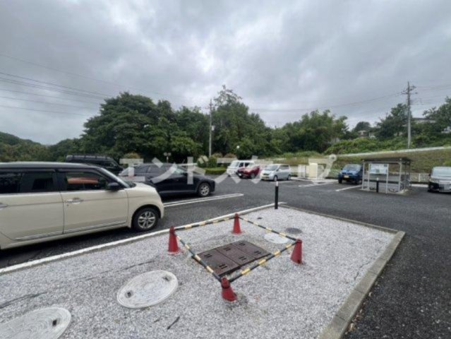 ヴァローレの駐車場|高崎、前橋のお部屋探しはエンドスケープまで！お客様の理想お聞かせ下さい♪