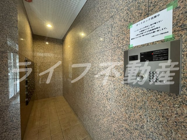 ヴェルデュール石切のエントランス|建物の内部です