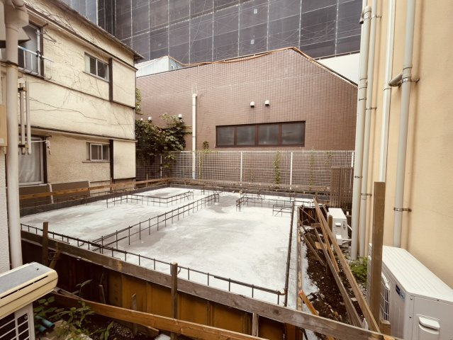 【外観】 | ～インフィーア Vol. 74　北区滝野川６丁目　ブランド新築戸建て～ | 【更地時現地写真】未来の暮らしを育む、新築住宅誕生