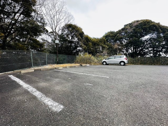 エード白川の駐車場