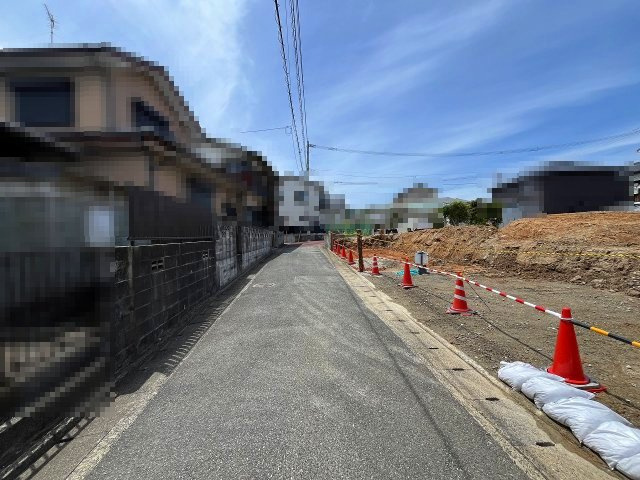【その他】 | 福岡市西区上山門2丁目8期・平屋　2号棟（全2棟）【仲介手数料無料・0円】 | 現地写真。前面道路です。