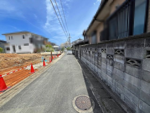 【その他】 | 福岡市西区上山門2丁目8期・平屋　2号棟（全2棟）【仲介手数料無料・0円】 | 現地写真。前面道路です。