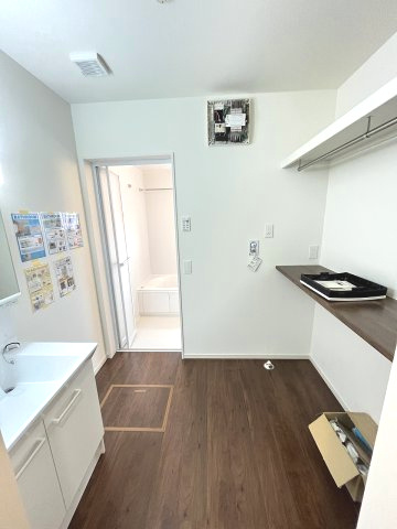 【洗面所】 | 福岡市西区上山門2丁目8期・平屋　2号棟（全2棟）【仲介手数料無料・0円】 | 施工例。2階にもトイレです。施工例は完成時と異なる場合があります。