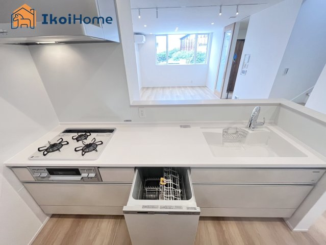 明石市東野町　新築戸建　のキッチン|◆同社施工例◆人気の対面式のキッチン♪調理スペースもゆったり！使いやすいです！