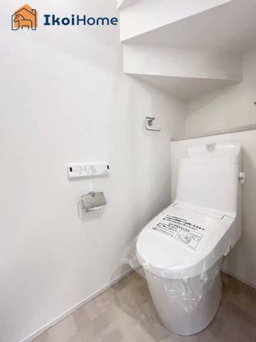 明石市東野町　新築戸建　のトイレ|◆同社施工例◆年中無休：当日予約可●トイレが2か所あるので夜中も楽ちん。朝方のトイレ渋滞も安心