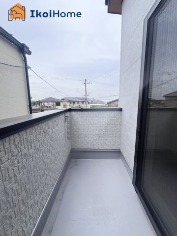 明石市東野町　新築戸建　のバルコニー|◆同社施工例◆年中無休：当日予約可●南向きバルコニー。屋根は８～万円バルコニー設置できます。